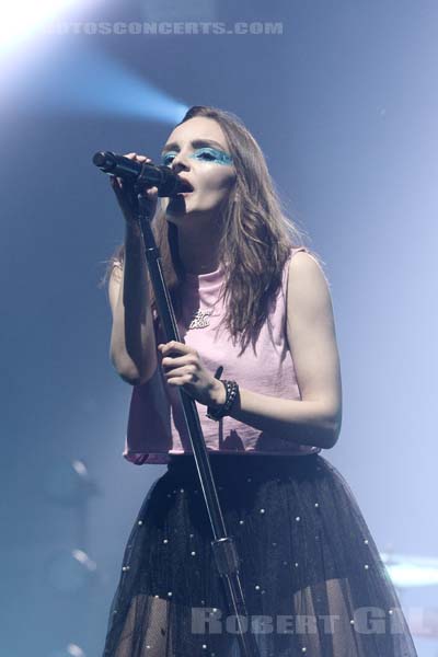 CHVRCHES - 2018-11-02 - PARIS - Grande Halle de La Villette - Lauren Eve Mayberry